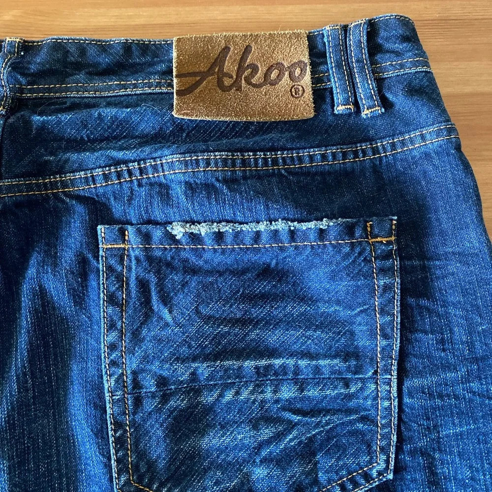 Akoo Straight Leg Relaxed Paint Splatter Distressed Jeans Size 44